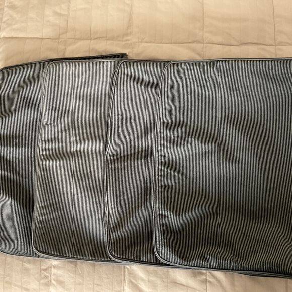 4 Ribbed Velour like pillow sham cases - Picture 5 of 5